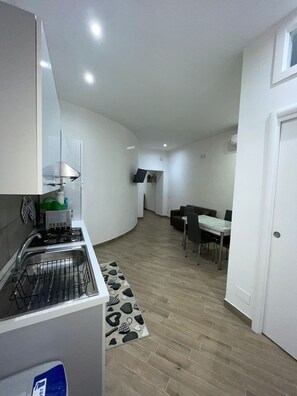 Private kitchen - The accommodation Dormire a Napoli Centro Holiday House Casa Vacanza, which is located in Naples (Napoli)
