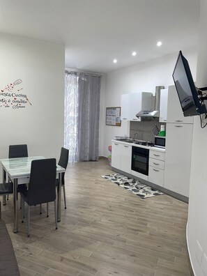 Dining - The accommodation Dormire a Napoli Centro Holiday House Casa Vacanza, which is located in Naples (Napoli)