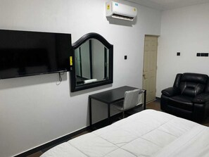 Deluxe Double Room, Courtyard View | Free WiFi - Zab's Suite Hotel  (Accra)