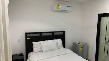 Classic Apartment, Pool View