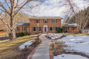 Exterior - Cozy brick retreat with hot tub, fireplace, full kitchen, and outdoor hangout space near a park!!! (Blacksburg)
