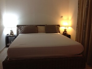 Iron/ironing board, WiFi, bed sheets - Anse Caritan plage saint Anne studio (Sainte-Anne)
