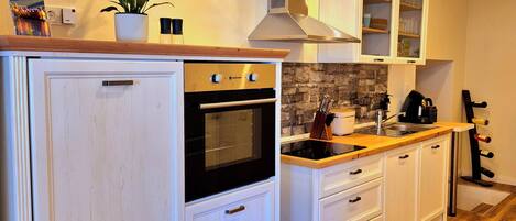 Geladeira, fogão, cooktop, lava-louças