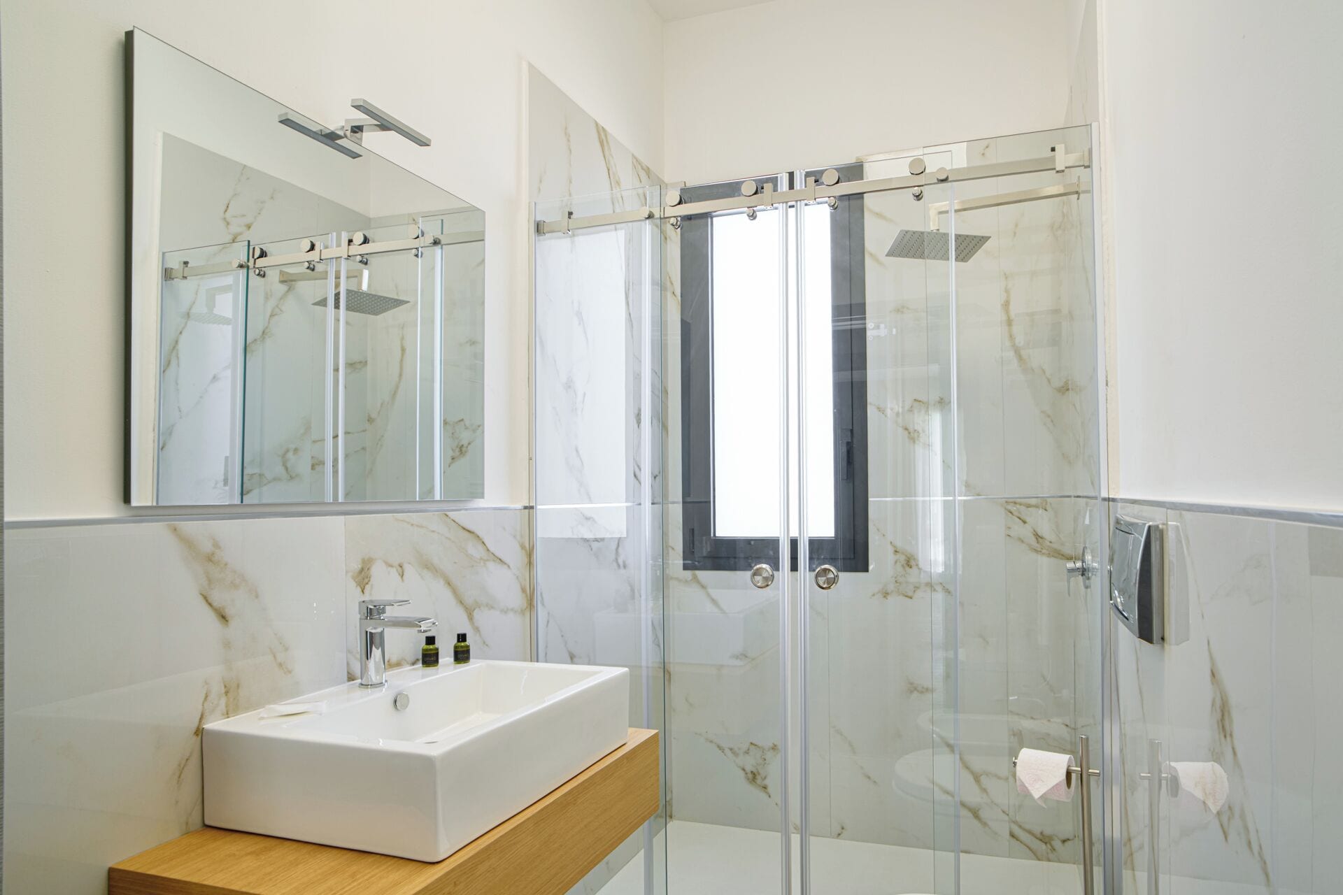 Standard Apartment, Pool View | Bathroom | Shower, free toiletries, hair dryer, towels