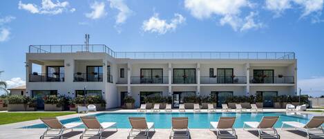 Deluxe Apartment, Pool View | Rooftop terrace
