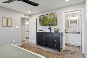 2 chambres, fer et planche à repasser, accès au Wi-Fi (inclus)