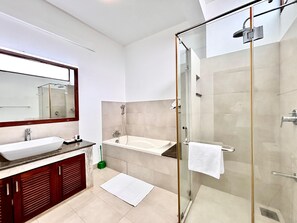 Deluxe Triple Room - Nest Villa (Sri Jayawardenepura Kotte)