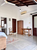 Habitación Signature doble | Escritorio, espacio para trabajar con un portátil, wifi gratis