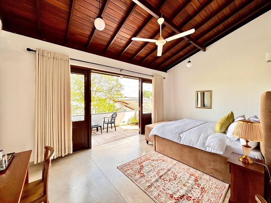 Signature Double Room | Desk, laptop workspace, free WiFi