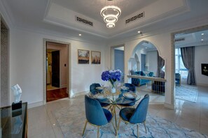 Dining - Unique Garden Apt at Souk Al Bahar | Burj Khalifa (Dubai)