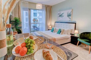 Iron/ironing board, free WiFi - Durrani Homes - Luxurious Studio near Dubai Mall (Dubai)