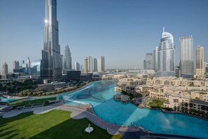 Pool - Durrani Homes-Luxe Living 3BR Besides Burj Khalifa (Dubai)