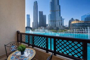 Outdoor dining - Durrani Homes - Heaven on Earth (Dubai)