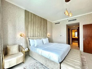5 bedrooms, iron/ironing board, free WiFi, bed sheets - Durrani Homes - Supreme 5 BR Besides Dubai Mall (Dubai)