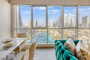Smart TV - Durrani Homes - Grand 5 Bedrooms Beside Dubai Mall (Dubai)