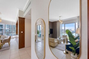 TV - Durrani Home - The Luxe 3BR with Burj Khalifa and Fountain View (Dubai)
