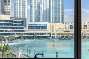 Pool - Durrani Home - The Luxe 3BR with Burj Khalifa and Fountain View (Dubai)