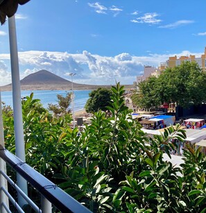 Property grounds - Sunny apartment in central El Médano, stunning views of the Sea and Montana Roja (El Médano)