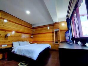 Desk, free WiFi - Hotel Lamtey Valley Lachen by Baizus (Lachen)