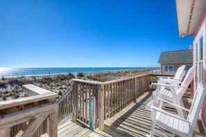Property grounds - The Pink Pelican: Oceanfront 4BR house in Oak Island, perfect for family escapes. (Oak Island)