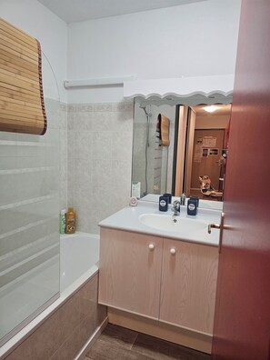 Hair dryer, towels, soap, toilet paper - Lodging at the foot of the slopes. Small dogs accepted! (Saint-Sorlin-d'Arves)
