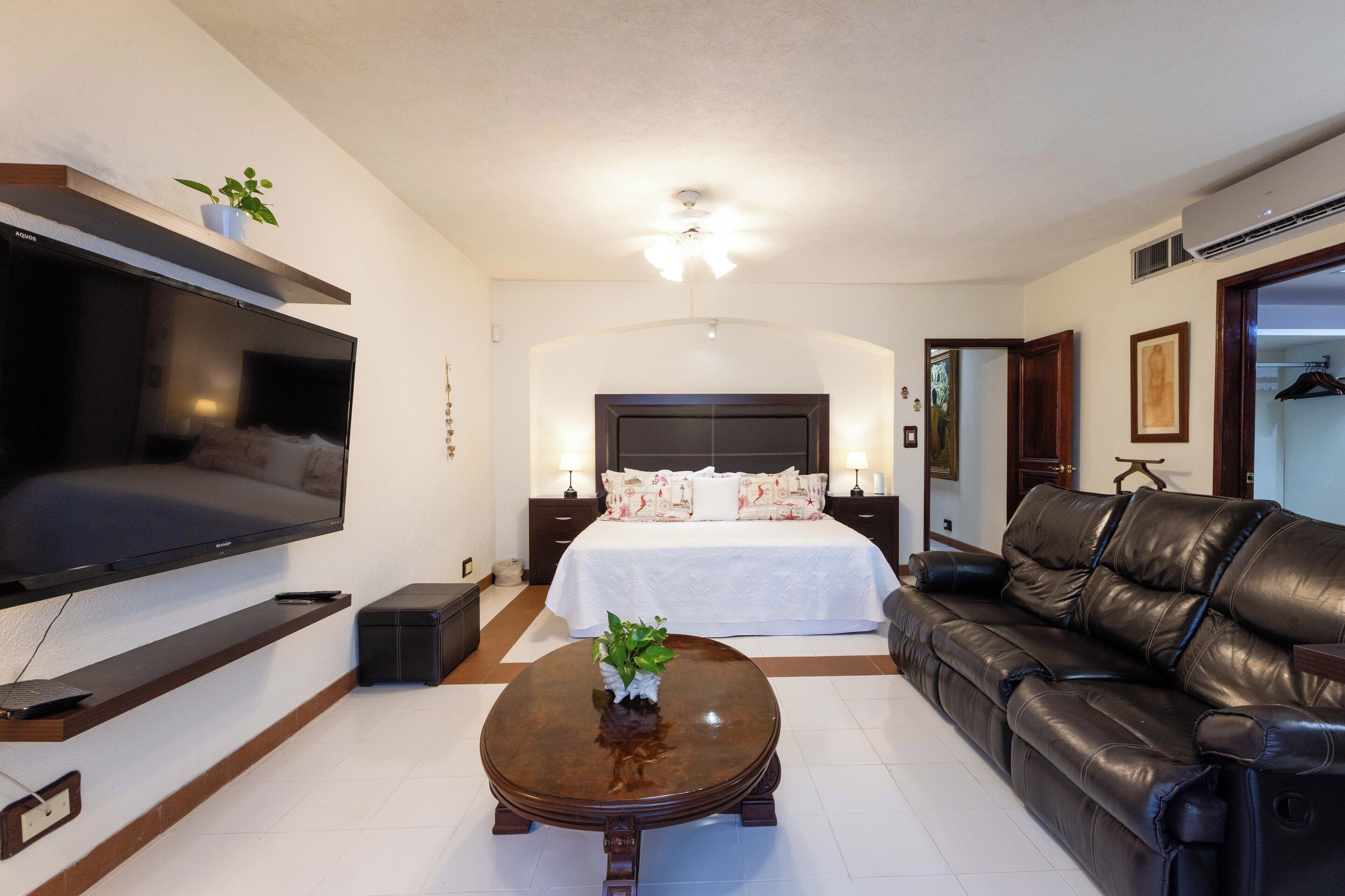 Luxurious Villa 4 Bdr 3.5 Bat 6 Beds Private Pool Lagoon Front Wifi 750mbps - Cancún