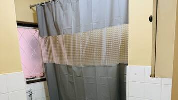 Handtücher, Seife, Toilettenpapier