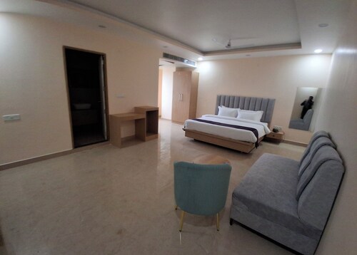 Ravika Grand Hotel and Banquet