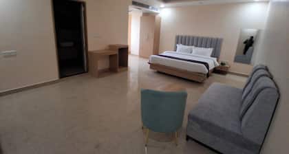 Ravika Grand Hotel and Banquet