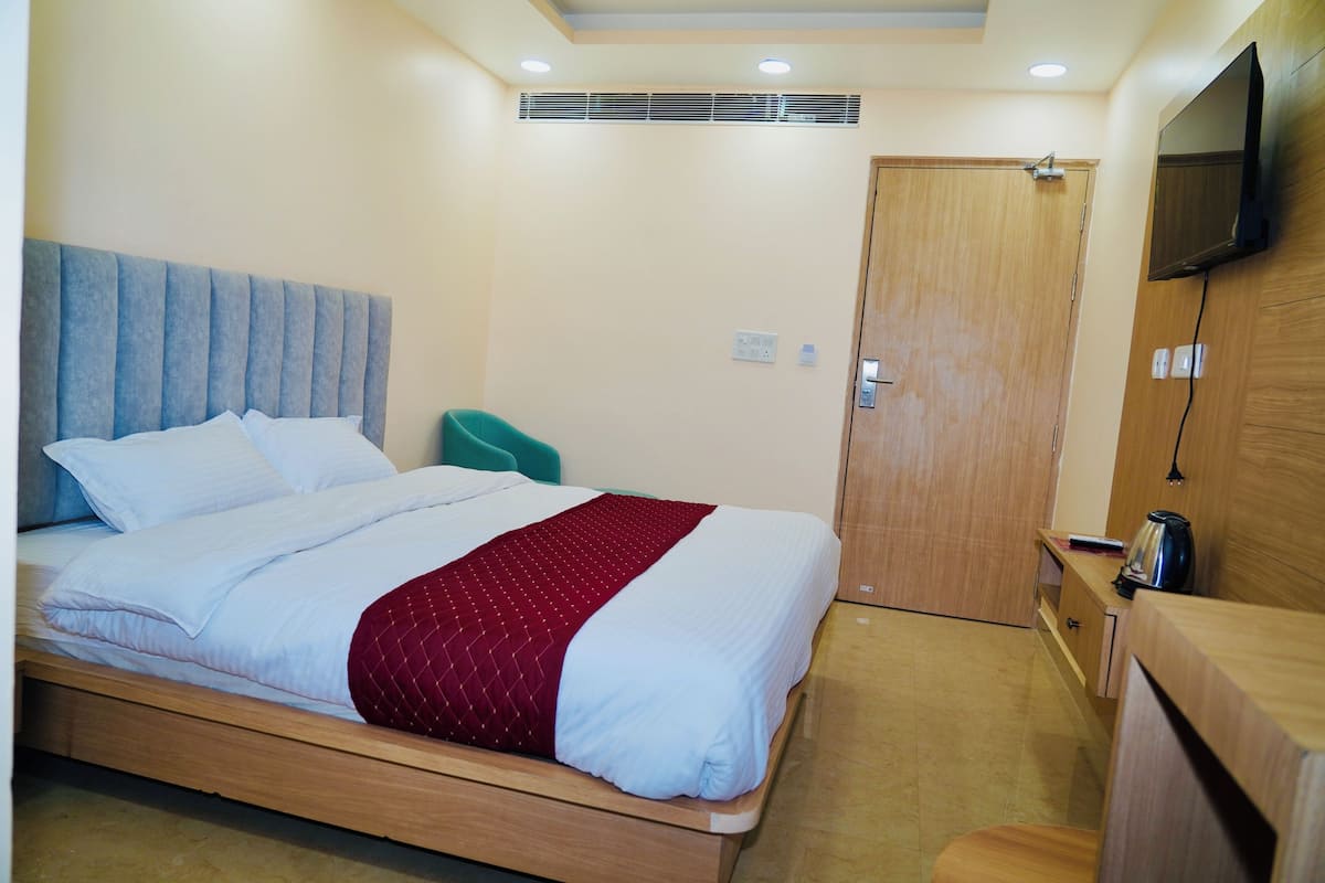 豪華雙人房 | 書桌、免費 Wi-Fi