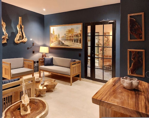 w Spacious 4BR in the Heart of Bocagrande