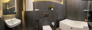 Ücretsiz banyo/kozmetik ürünleri, havlu, sabun, şampuan 