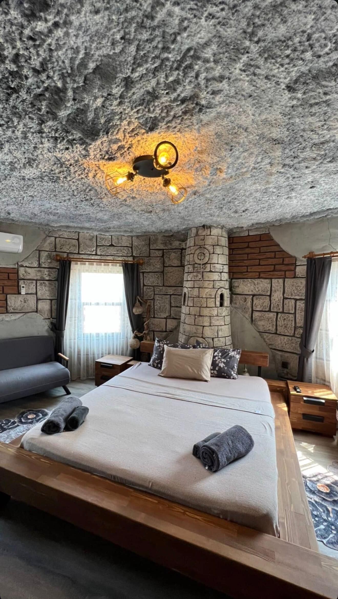 奢华别墅, 泳池景观 | 高档床上用品、特色装修、特色家居、办公桌