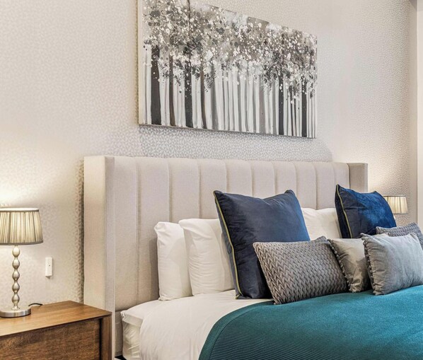 2 habitaciones, tabla de planchar con plancha, cuna de viaje y wifi 