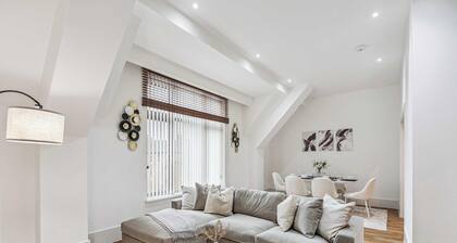 The Hamilton Suite - 2Bed Apartment with Parking