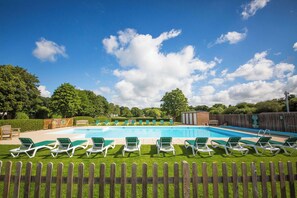 Pool - The Courtyard Apartments - Rosemary (Henley-on-Thames)