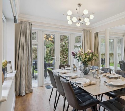 Lavender House - Luxury 4-Bed Home with Parking - New for Spring 2026!