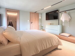 WiFi (無料)、ベッドシーツ
