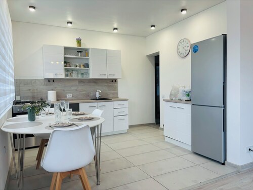 Welcoming 5-bedroom apartment with AC in charming Herceg Novi