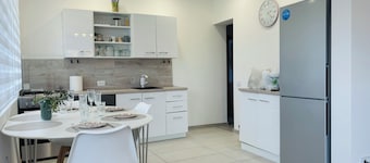 Welcoming 5-bedroom apartment with AC in charming Herceg Novi