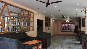 Khu tiếp khách ở sảnh