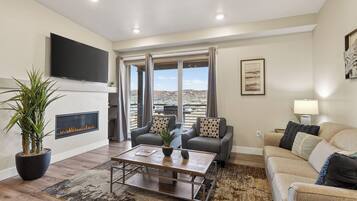 Smart TV y chimenea