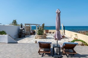 Terrace/patio - Sandy Steps Beach Front Suite for 3 (Μάλια)