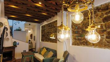 Habitación Deluxe doble, 1 cama de matrimonio grande, vistas a la ciudad | Comedor