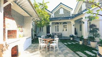 Mini-Kühlschrank, Mikrowelle, Ofen, Herdplatte