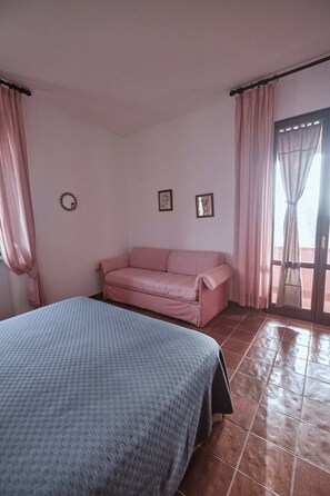 2 bedrooms, WiFi, bed sheets - Belvedere Apartment - Peacock Farmhouse (Castiglione della Pescaia)