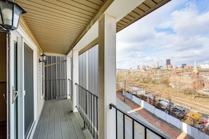 Interior - 2 Mi to Market Sq! Row House w/ Dedicated Office (Pittsburgh)
