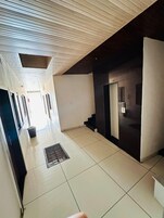 Τρίκλινο Δωμάτιο, Μπαλκόνι | Περιοχή καθιστικού