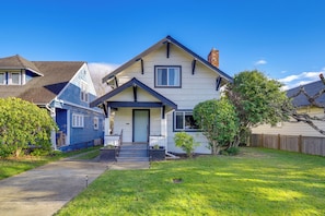 House (3 Bedrooms) | Front of property