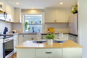 House (3 Bedrooms) | Interior - 1 Mi to Historic Dtwn: Dog-friendly Everett Home! (Everett)